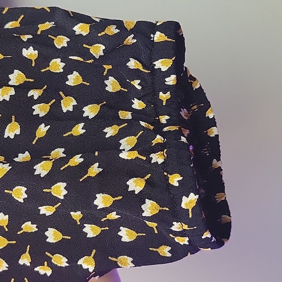 Lucy Love - Paris Top - Picture 5 of 6